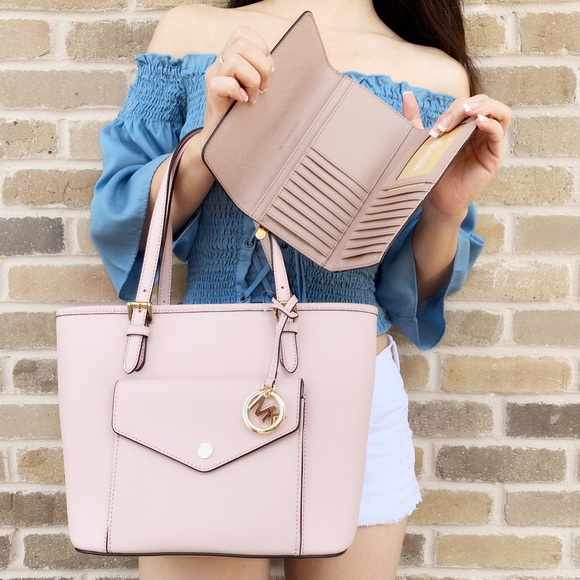 ‼️SALE‼️Michael Kors Tote Wallet Bundle Pink - Picture 2 of 8